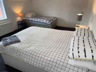 Lovely Central Belfast 4 Bedroom Period Home - 2