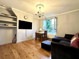 4 Bedroom Apartment, Short Walk to Tower Bridge and City - London - 0