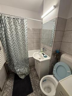 Apartament decomandat , 2 camere - 6