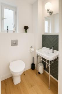 Exklusive Ferienwohnung im historischen Altbau, 5,5 Zimmer 4 Schlafzimmer Luxus und Platz für 9 Personen - 3