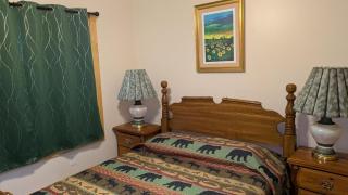 The Lake Cottage Hideaway - 8