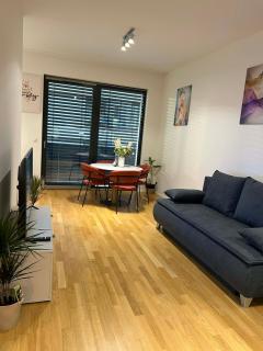 William's Modern Luxe Suite by the Station - 0