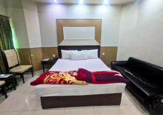 Quick continental Hotel - Jail Road - 1