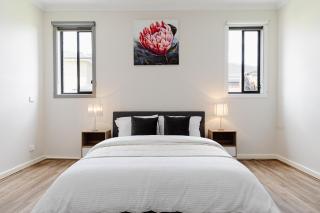 Modern 4BR Home Spacious & Family Friendly - 7