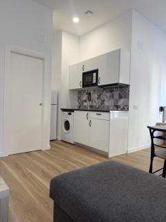 Apartamento 3 a 2 min caminando de la Estación de Bus y Teen María Zambrano - 5