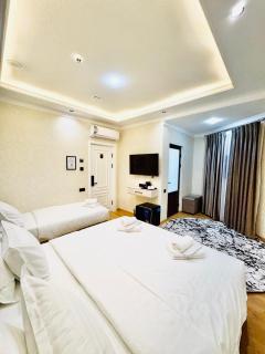 The Moonya Hotel - 4