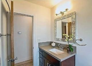 Stylish Three-Bedroom Coastal Home With Private Yard - 4