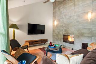 Desert Disco - 4BR Mid-Century Modern Design - 7