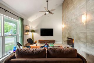 Desert Disco - 4BR Mid-Century Modern Design - 3