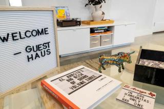 East Side Haven - Blocks from Local Food Legends - 2