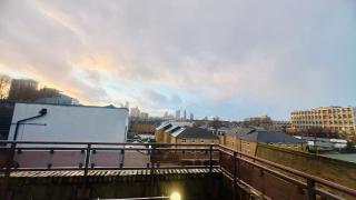 City Luxury Penthouse with Living Area & Rooftop Terrace - 3
