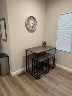 Lakeview 2 bed 2 bath condo - 4