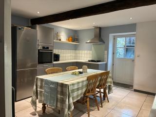 Spacious Village House in Ginoles with Garden - 6