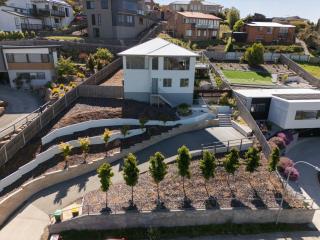 Dansons on The Hill - 0