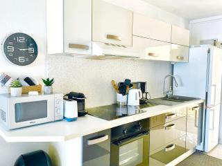 Excellence Suites Orient Beach Oceanview King-Size Beach Pool Parking - Cul de Sac - 3