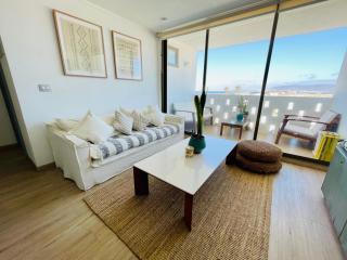 Cozy and New! Walk to the beach - 0