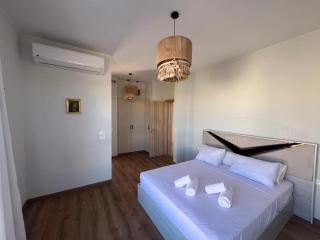 3BR Shedwan Villa with Huge Outdoor Space & Pool - 3