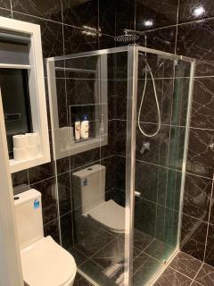 Greenpoint Luxury Residence - 7