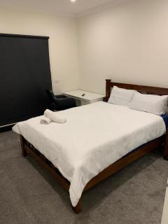 Greenpoint Luxury Residence - 4