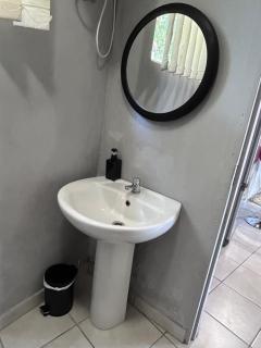 Cozy pool side cottage - 3