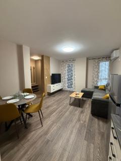 Danny Apartment Welcomes You - 4