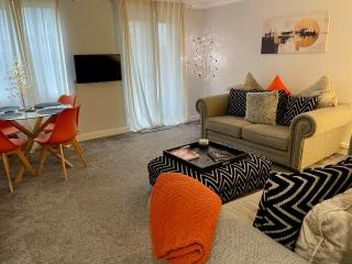 Xmas, New Year at Eastbourne Long Beach View Sovereign Harbour Exceptional Apartment - 8