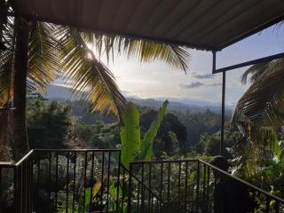 Breez Holiday Home - 5