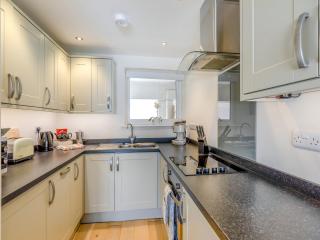 5 Curlew, The Cove - 3