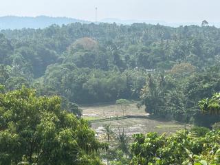 Breez Holiday Home - 9