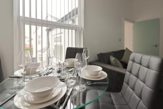 Chesterfield 2 Bed Apt - Sleeps 5 - Ideal for Workers - Hosted by StayHostSave - 1