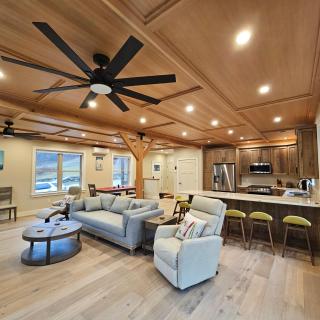 Powder Run - Modern 3BR Basecamp with Hot Tub, AC, EV Charger & Flat Parking - 0