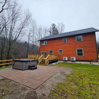 Powder Run - Modern 3BR Basecamp with Hot Tub, AC, EV Charger & Flat Parking - 9