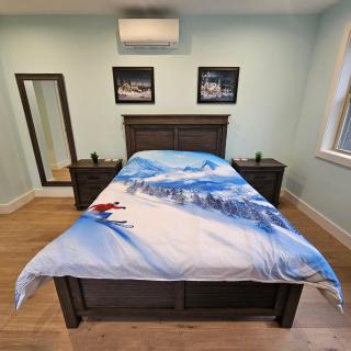 Powder Run - Modern 3BR Basecamp with Hot Tub, AC, EV Charger & Flat Parking - 5
