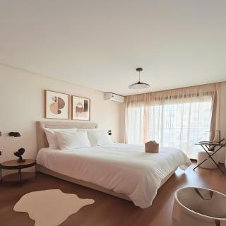 ORA Luxoria Suite Racine & Gym by Staycationcasa -  - 3