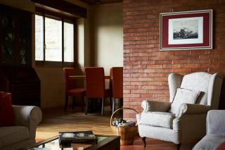 Frank Lloyd Wright-Inspired Villa In Tuscany - 4