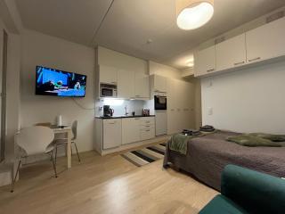 Peaceful stay near city & nature, Wifi, balcony - 2