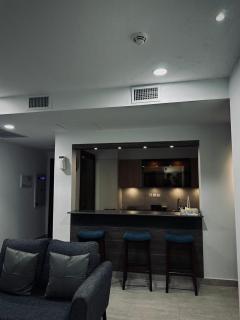 CloudNine- Luxury Suite In Goldcrest Mall - 9