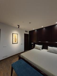 CloudNine- Luxury Suite In Goldcrest Mall - 2