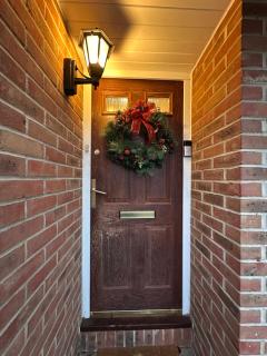 Spacious 4 Bed Home near Elizabeth Line, perfect for Contractors, Families & Groups - 6