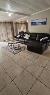 106 Barracuda Self-catering - 8