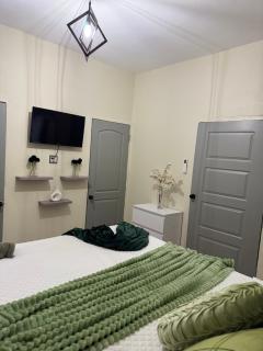 Stylish Escape at Angella Mansions, Stony Hill - 1