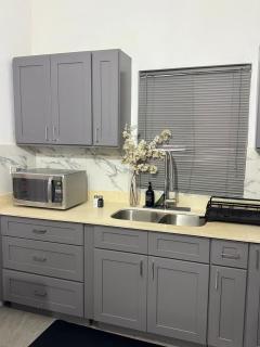 Stylish Escape at Angella Mansions, Stony Hill - 7