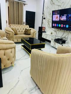 Onpoint luxury Apartment - 5