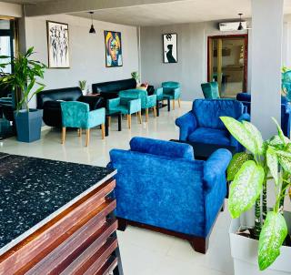 Tris Estates Hotel & Suites - 0