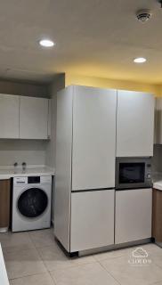 Luxury Goldcrest 2BR with Pool Table & Cinema - 9