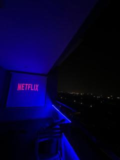 Luxury Goldcrest 2BR with Pool Table & Cinema - 7