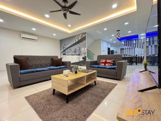 Taiping City Centre Landed Corner Lot for 12 Pax - 0