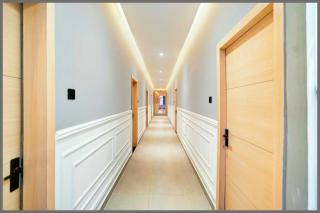 The Broadway- Annecy Inn Near Mall Road with -Wi-Fi -Restaurant -Premium & Deluxe Rooms Prime Location - Best Top Rated Hotel In Darjeeling - 2