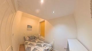 Northampton Oasis Retreat - 3-4 Bedroom House - 8