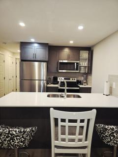 Livingston Calgary Lovely space - 7